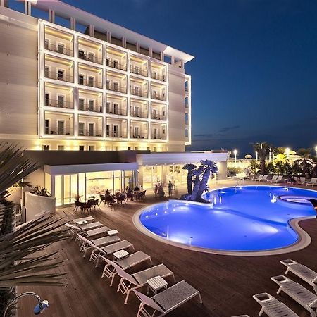 Hotel Ambasciatori Riccione Esterno foto