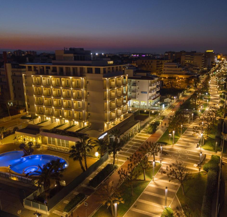 Hotel Ambasciatori Riccione Esterno foto