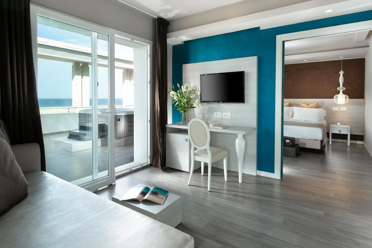 Hotel Ambasciatori Riccione Esterno foto