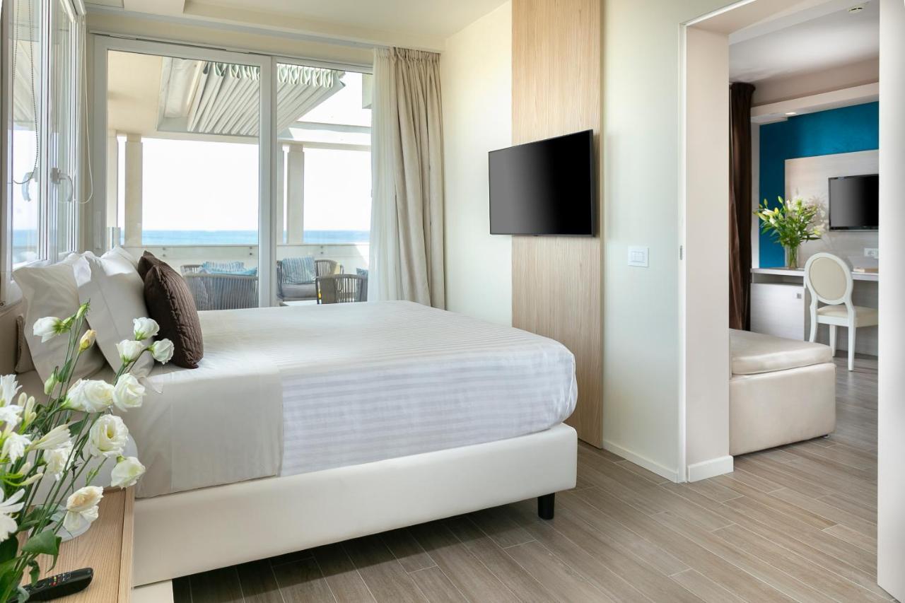 Hotel Ambasciatori Riccione Esterno foto