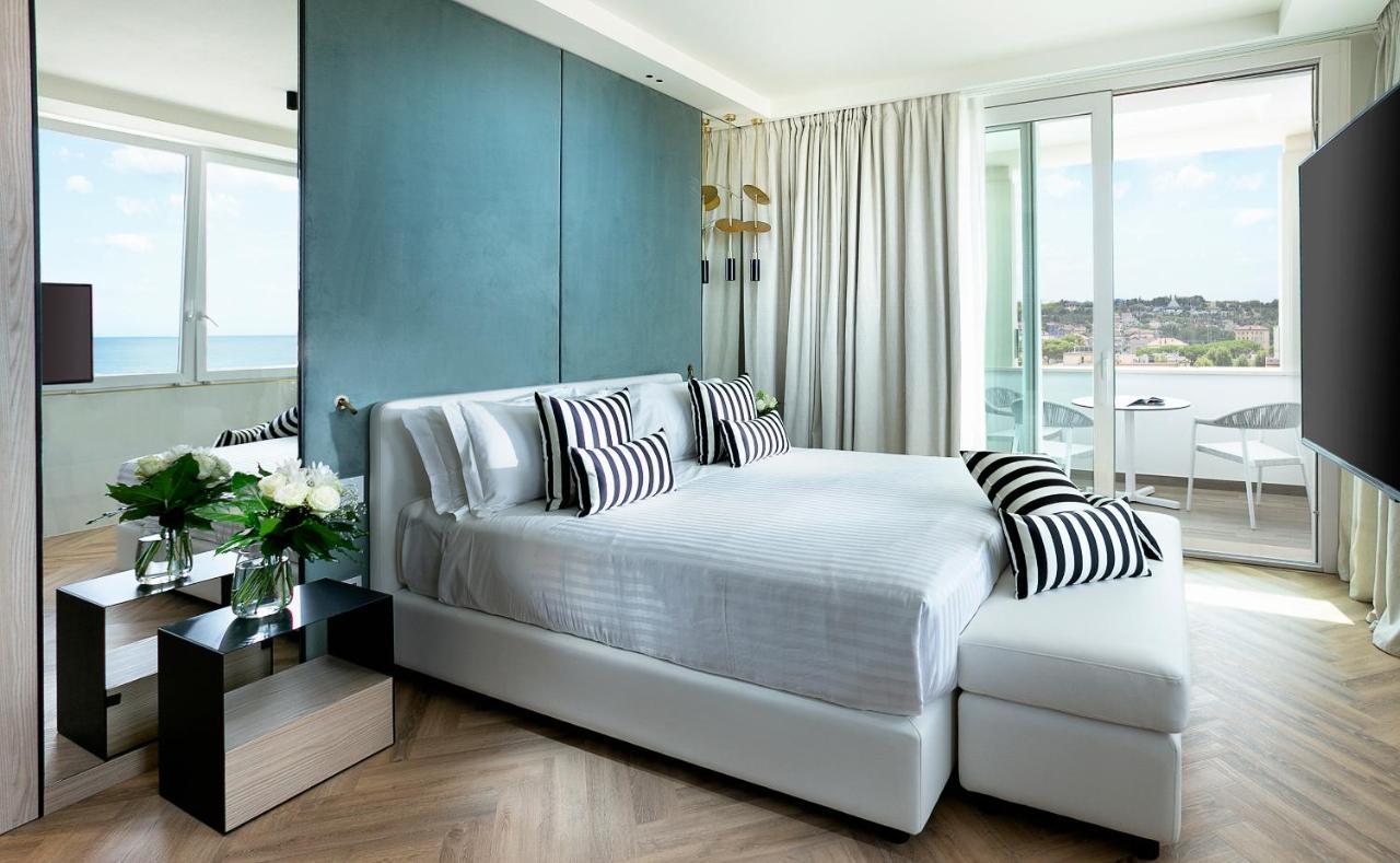 Hotel Ambasciatori Riccione Esterno foto