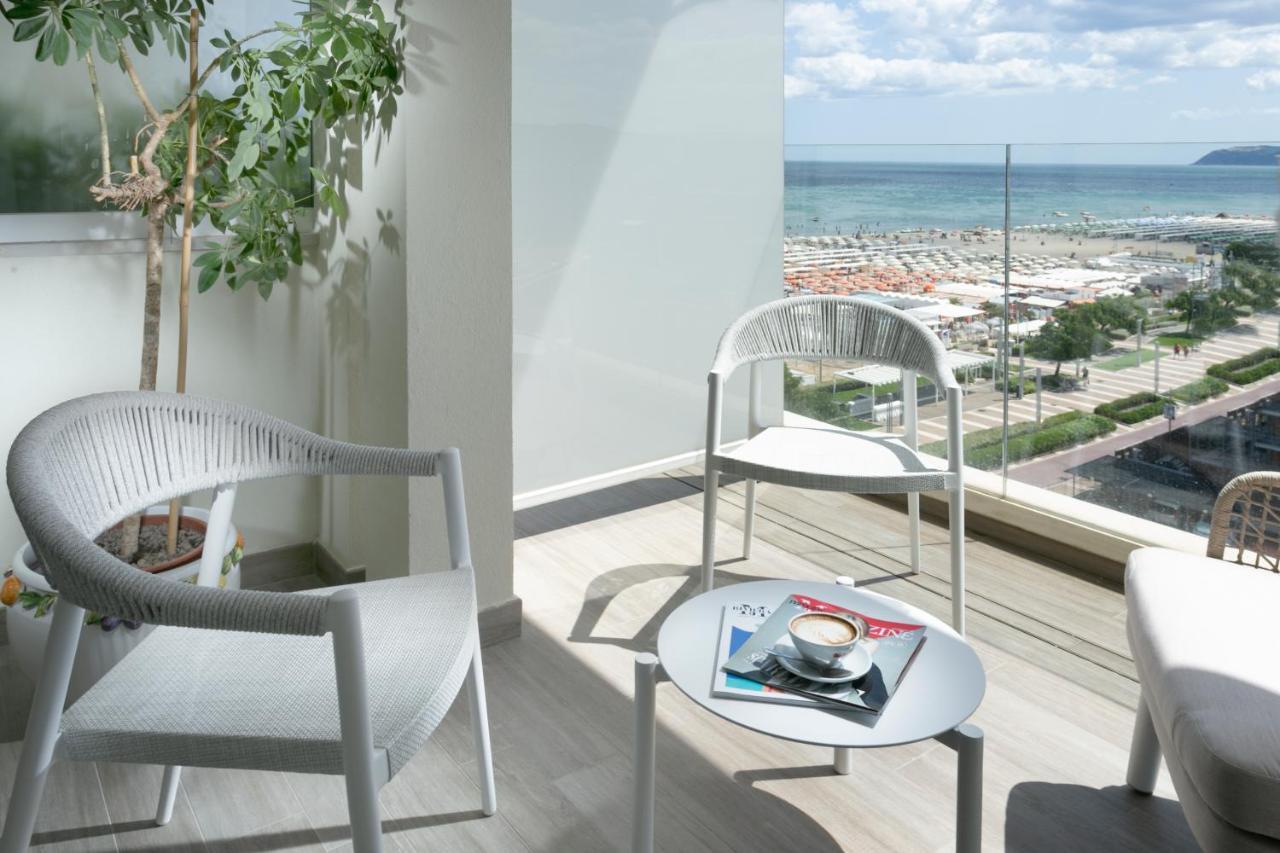 Hotel Ambasciatori Riccione Esterno foto