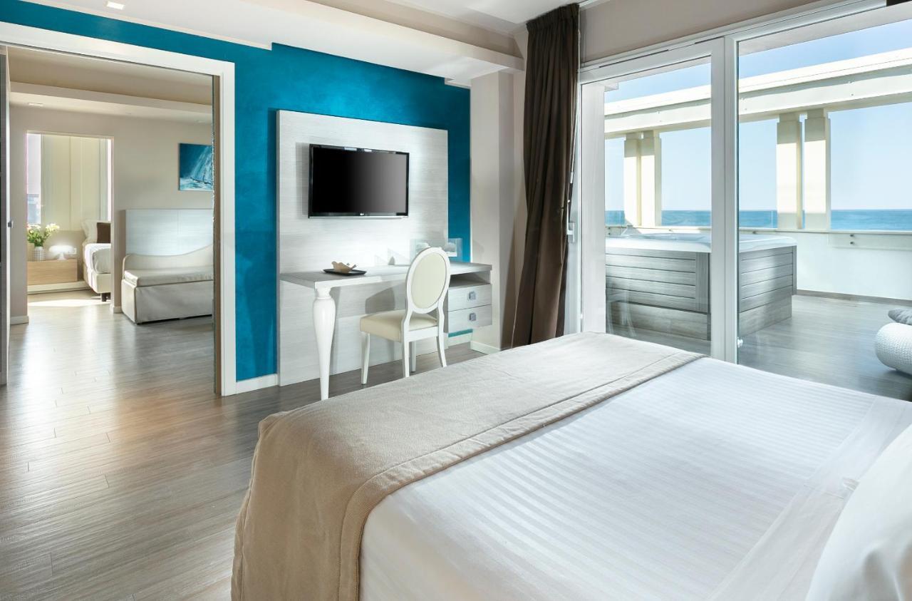 Hotel Ambasciatori Riccione Esterno foto