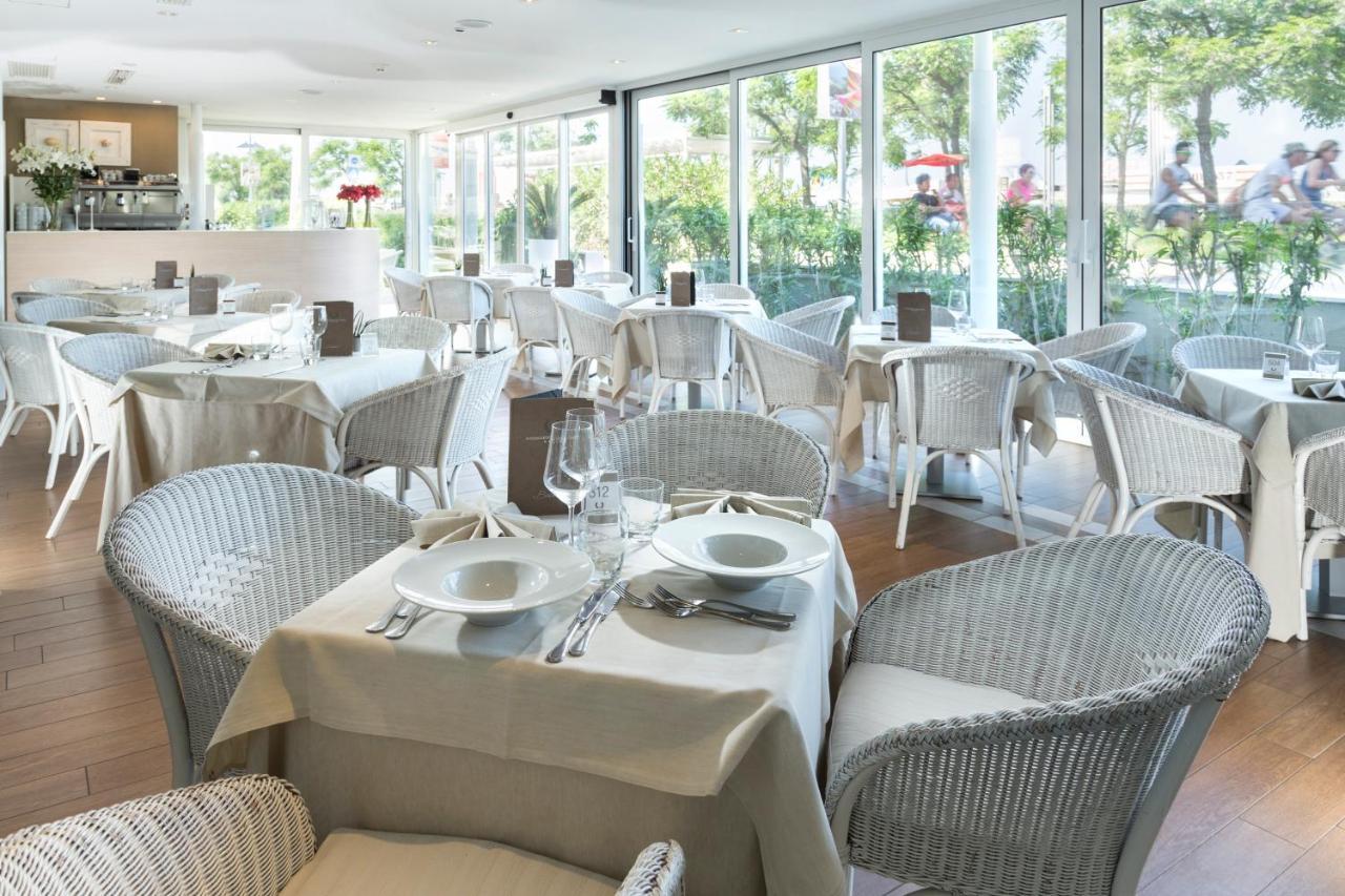 Hotel Ambasciatori Riccione Esterno foto