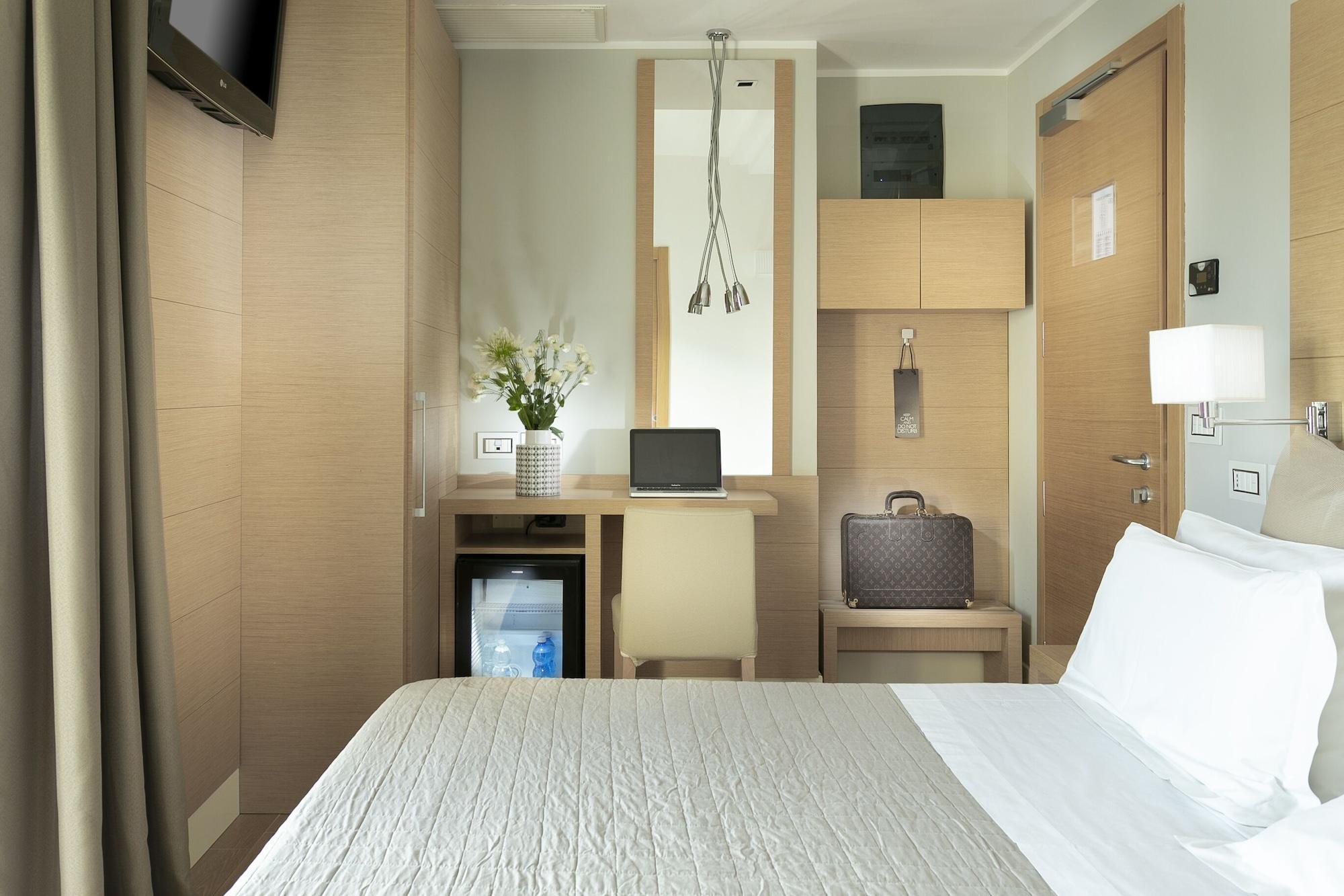Hotel Ambasciatori Riccione Esterno foto
