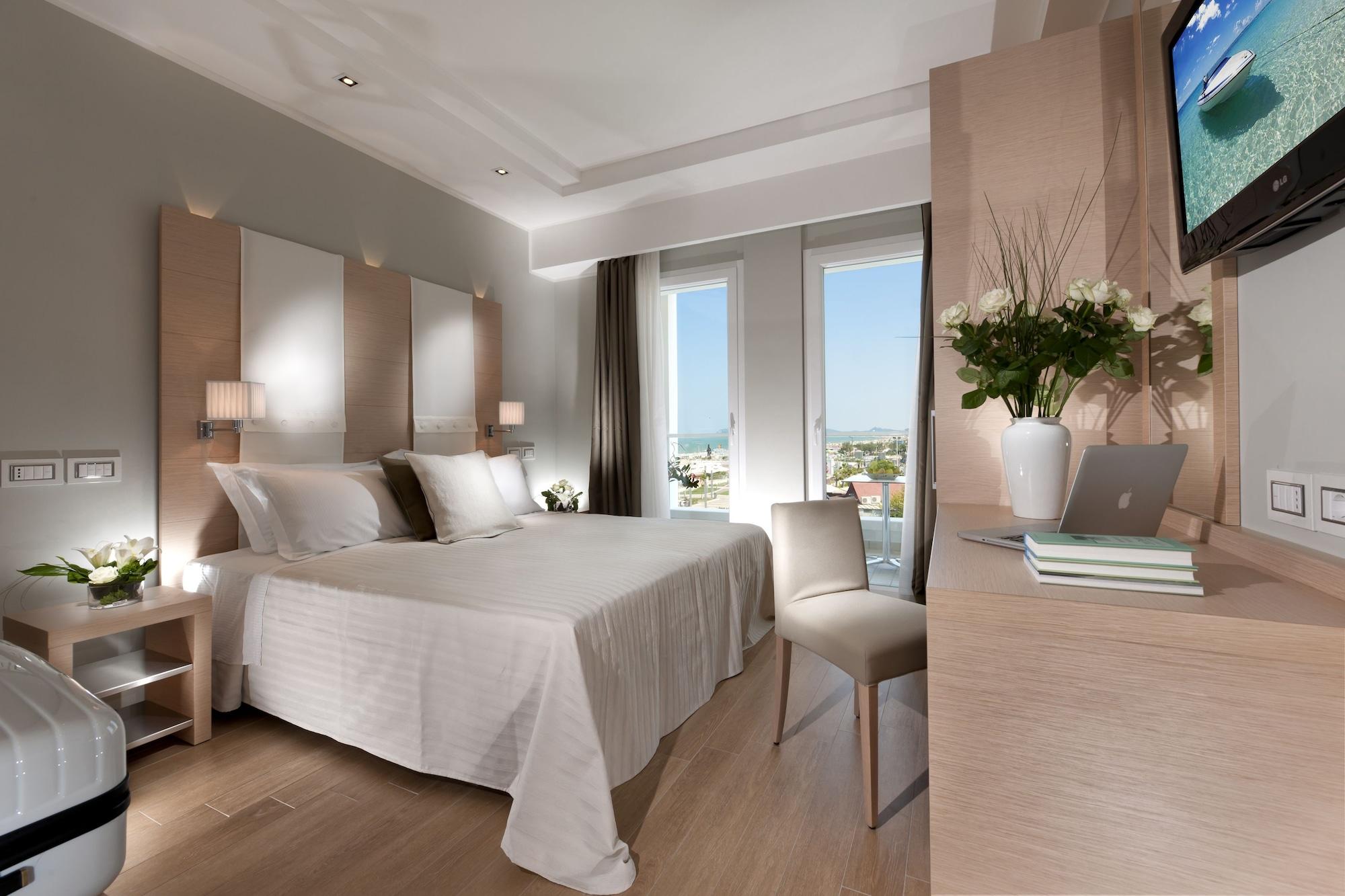 Hotel Ambasciatori Riccione Esterno foto