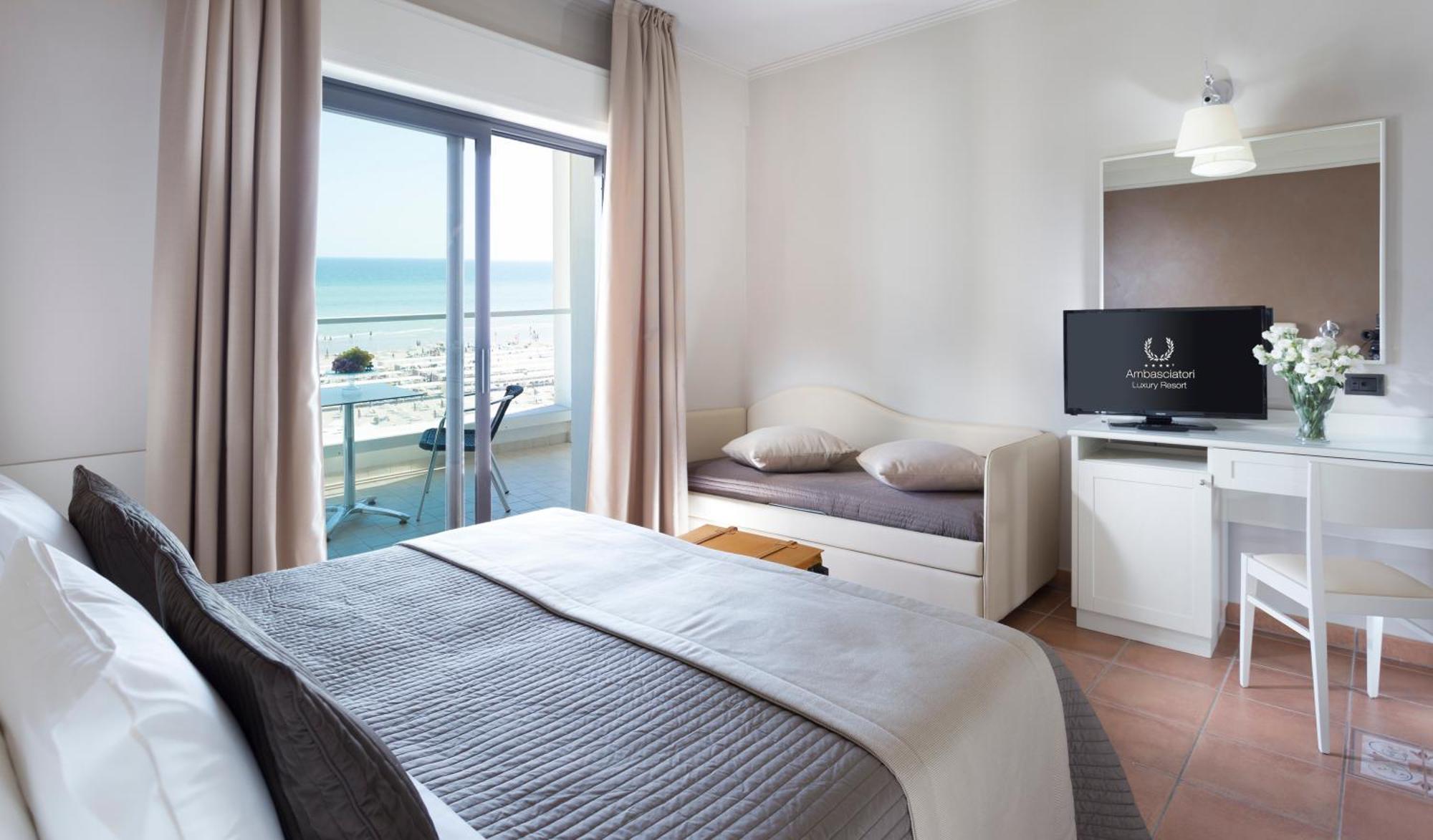Hotel Ambasciatori Riccione Esterno foto