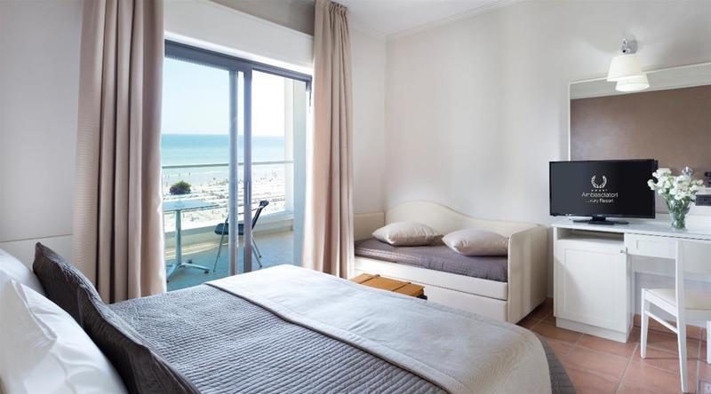 Hotel Ambasciatori Riccione Esterno foto