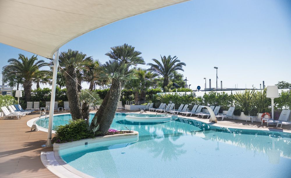 Hotel Ambasciatori Riccione Esterno foto